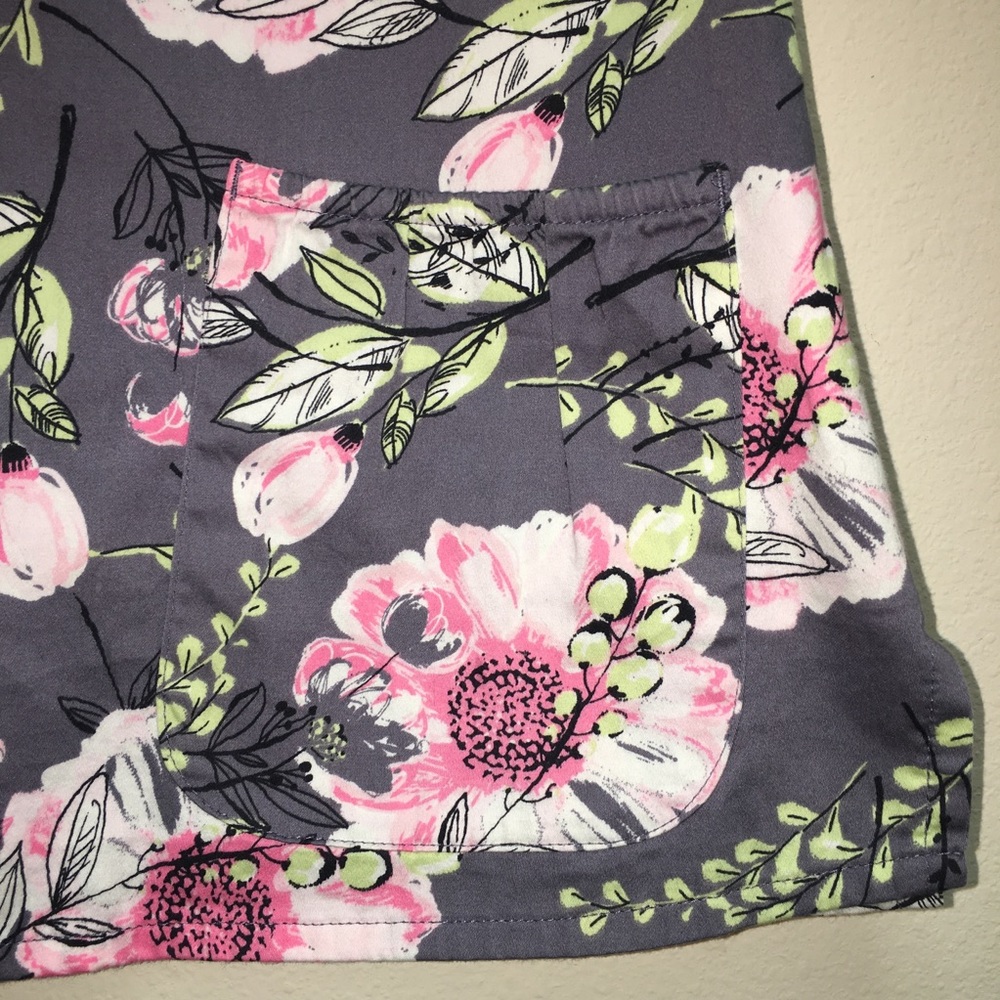 BEYOND SCRUBS XS Crossover Y style Scrub Top - Picture 3 of 8